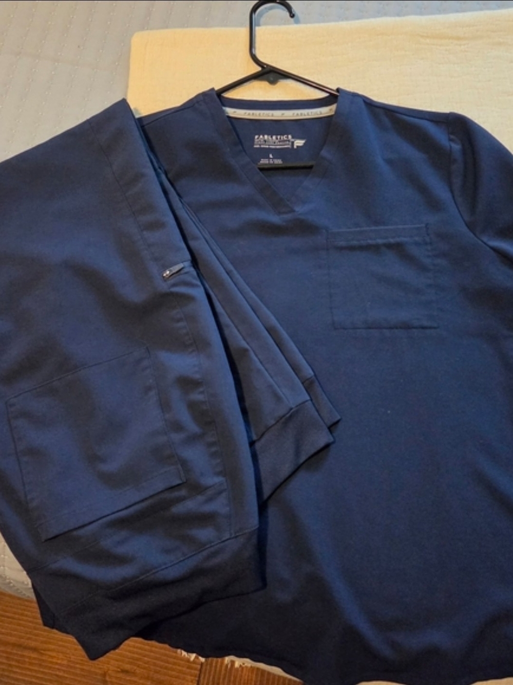 Fabletics Women's Navy Scrub Set, Large